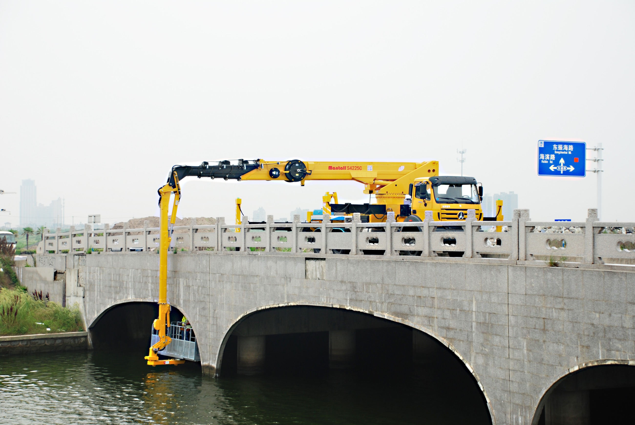 美通車載式高空作業(yè)平臺S4225C